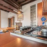 Guesthost - Colosseo & San Clemente Cozy Flat * 罗马