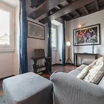 公寓 Guesthost - Colosseo & San Clemente Cozy Flat 罗马