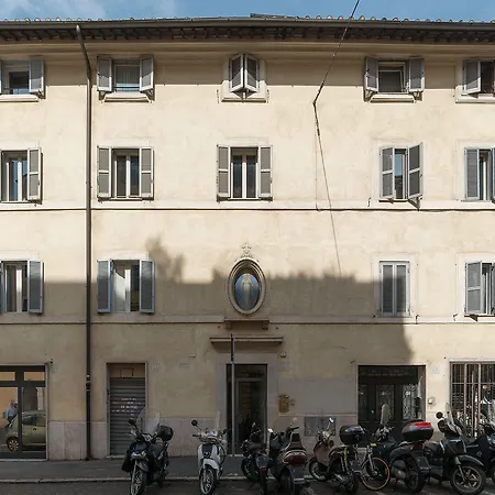 Guesthost - Colosseo & San Clemente Cozy Flat Daire Roma