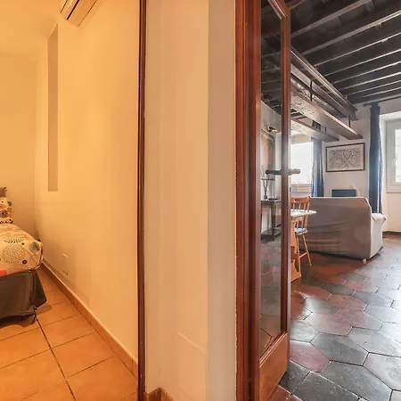 Guesthost - Colosseo & San Clemente Cozy Flat Daire *