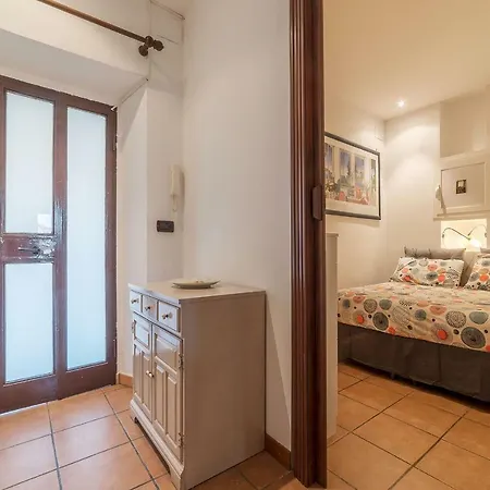 Guesthost - Colosseo & San Clemente Cozy Flat
