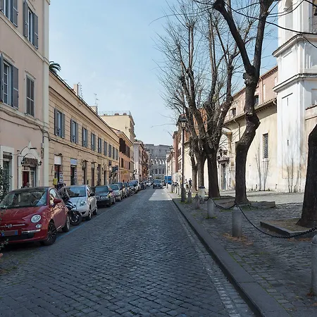 Apartamento Guesthost - Colosseo & San Clemente Cozy Flat *
