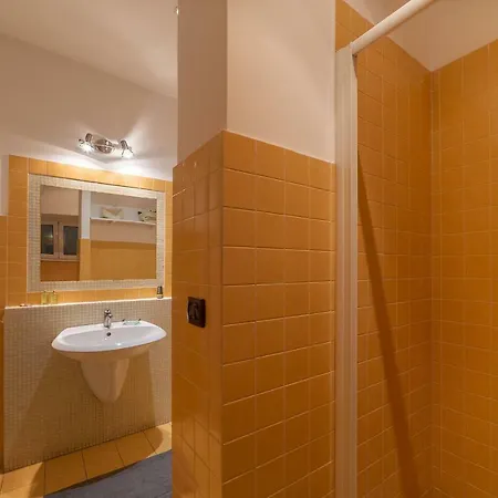 Guesthost - Colosseo & San Clemente Cozy Flat