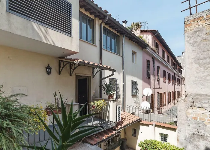 Guesthost - Colosseo & San Clemente Cozy Flat Apartment Rome