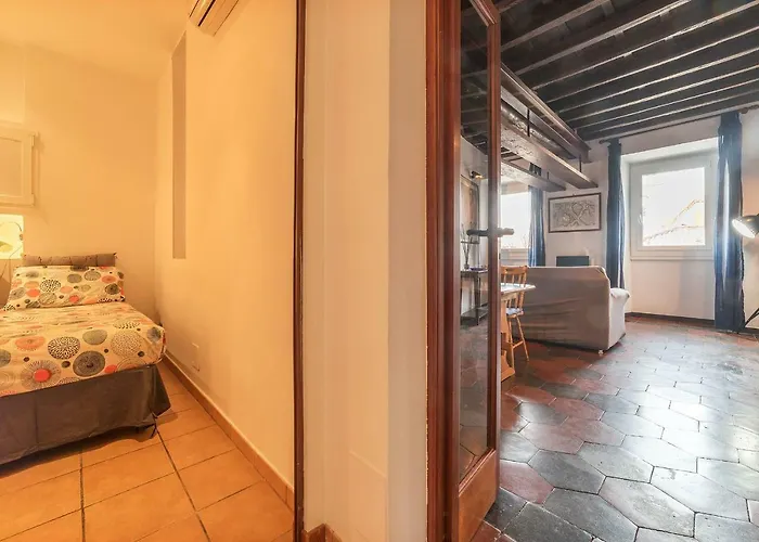 Apartment Guesthost - Colosseo & San Clemente Cozy Flat *