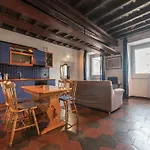 Guesthost - Colosseo & San Clemente Cozy Flat Apartmán Řím